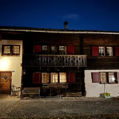 Luminastays Brigels Appartement